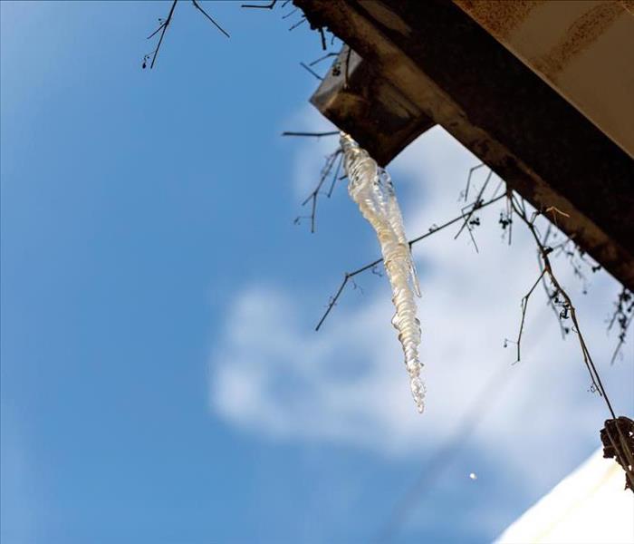 Image of ice on roof 